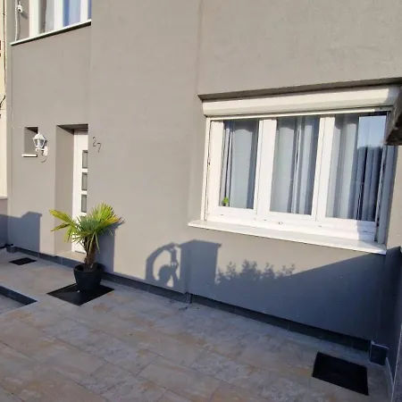 Maison A Apartamento Waziers